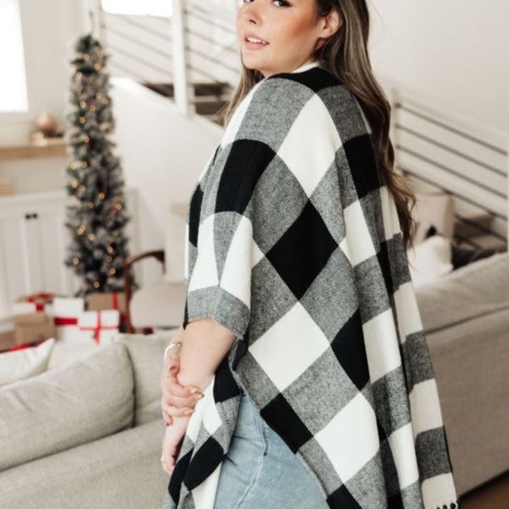 Vero Moda Black White Buffalo Check Poncho